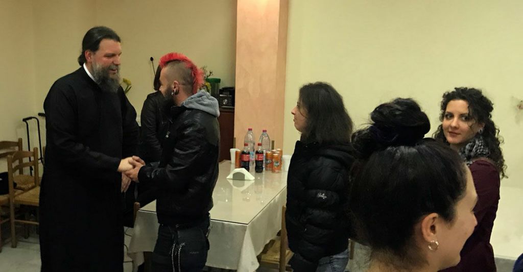 Κοροναϊός : Η Εκκλησία για τους νέους μέσω… facebook