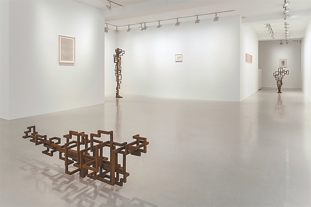 O Gormley και άλλοι εικαστικοί μόνοι στο σπίτι