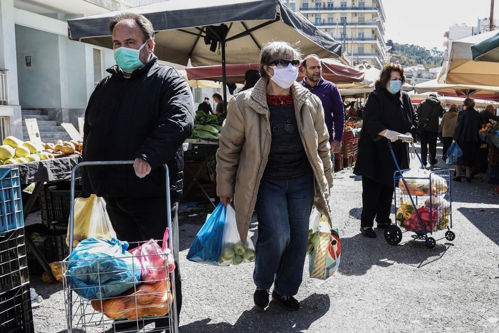 Κοροναϊός : Ίσως κλείσουν και οι λαϊκές αγορές αν παρατηρηθεί συνωστισμός