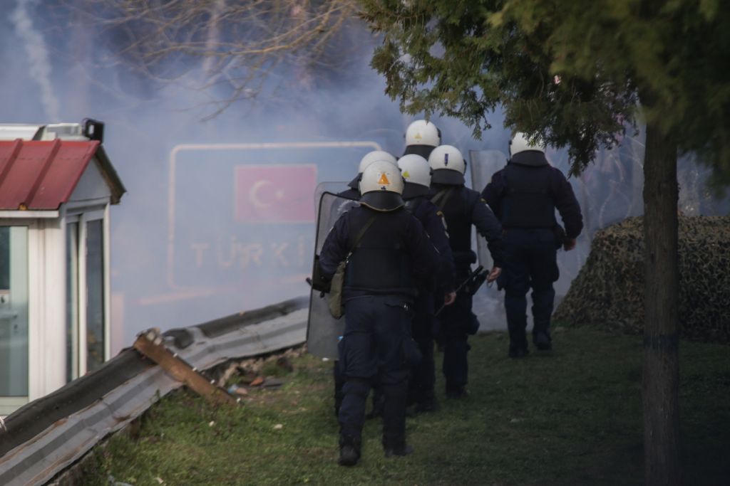 Προσφυγικό : Συνεδριάζει το ΚΥΣΕΑ – Ανησυχία για τα επεισόδια σε Έβρο και Λέσβο