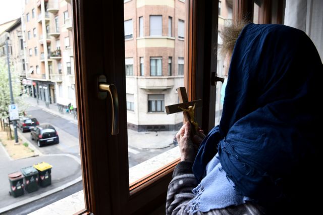 Ιταλία: 683 νεκροί σε μία μέρα – Αγγίζουν τις 75.000 τα κρούσματα