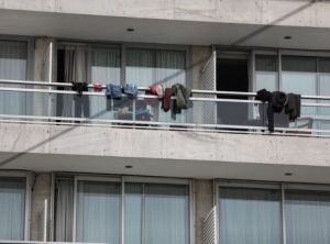 Κραυγή αγωνίας από τους έλληνες φοιτητές που ζουν απομονωμένοι σε ξενοδοχείο