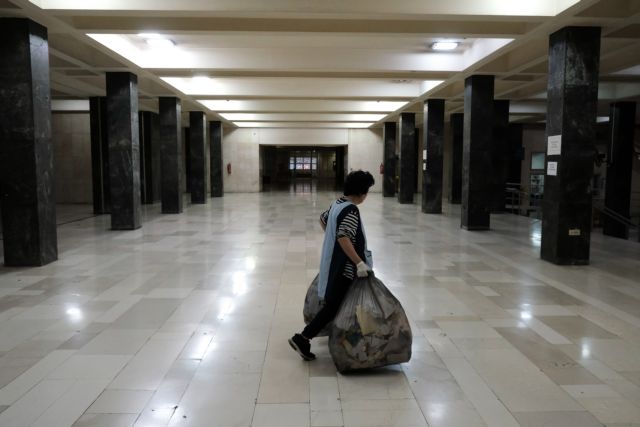 Η Ελλάδα σε καραντίνα: Υπηρεσίες και καταστήματα που θα κλείσουν