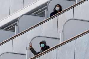Κοροναϊός : Δεκάδες επιβάτες με συμπτώματα «γρίπης» σε κρουαζιερόπλοιο