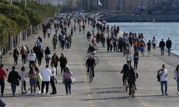 Βρε χαβαλέδες Ελληνες; Αξίζει να πεθάνετε για μια βόλτα στο πάρκο ...