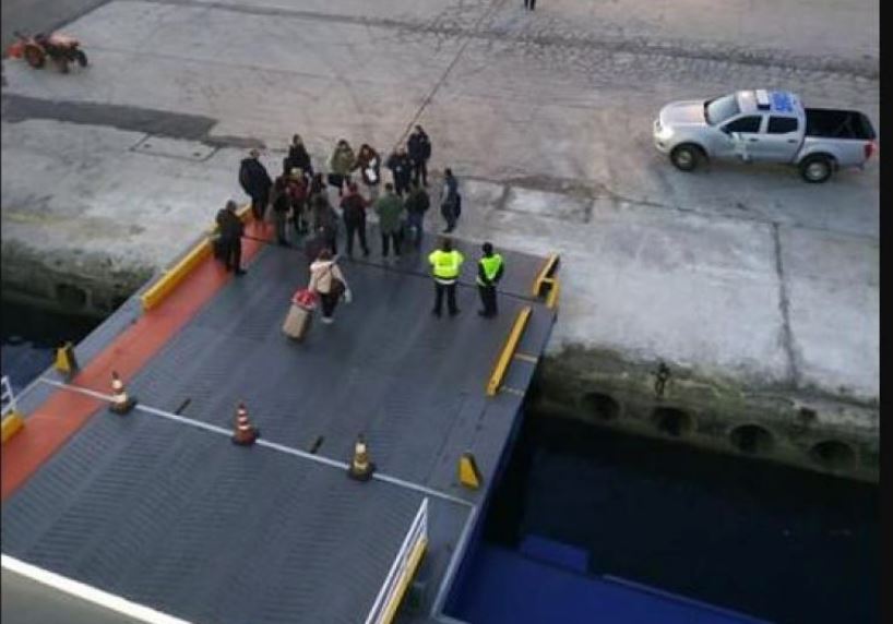 Σε καραντίνα πλοίο στη Λήμνο με 341 επιβάτες και 77 μέλη πληρώματος