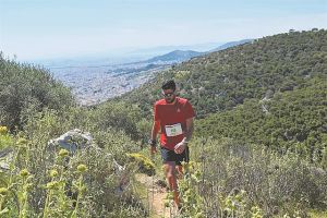 Τρέχοντας στα μονοπάτια του Ποικίλου Ορους