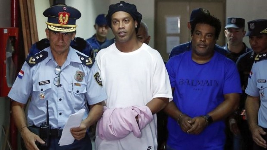 Στη φυλακή παραμένει ο Ροναλντίνιο