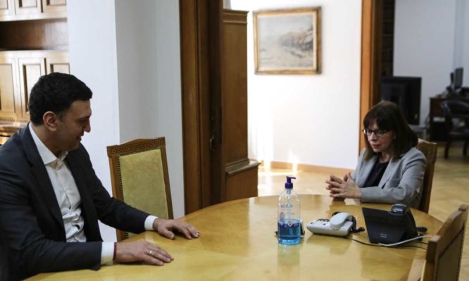 Σακελλαροπούλου : Προσωπική ευθύνη όλων μας να αποδείξουμε ότι μπορούμε να βγούμε νικητές και από αυτήν την περιπέτεια