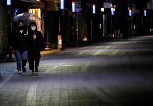 Νότια Κορέα : Ελπίδες από τα μειωμένα κρούσματα αλλά και φόβοι για νέα μεγάλη εστία μόλυνσης