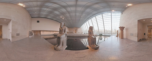 Μπροστά στη «Μόνα Λίζα» με ένα κλικ