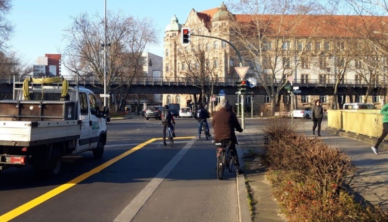 Στο Βερολίνο οι πρώτοι προσωρινοί ποδηλατόδρομοι λόγω κορωνοϊού