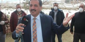 Γραφικός Tούρκος καλλιτέχνης τραγουδά: «Κοροναϊέ χτύπα Ελλάδα, Πούτιν και Τραμπ»