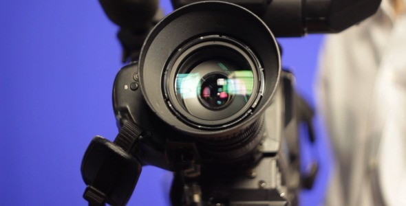 Τραμπουκισμός φαρμακοποιού από «δημοσιογράφο» γιατί δεν απολύμανε τα χέρια του