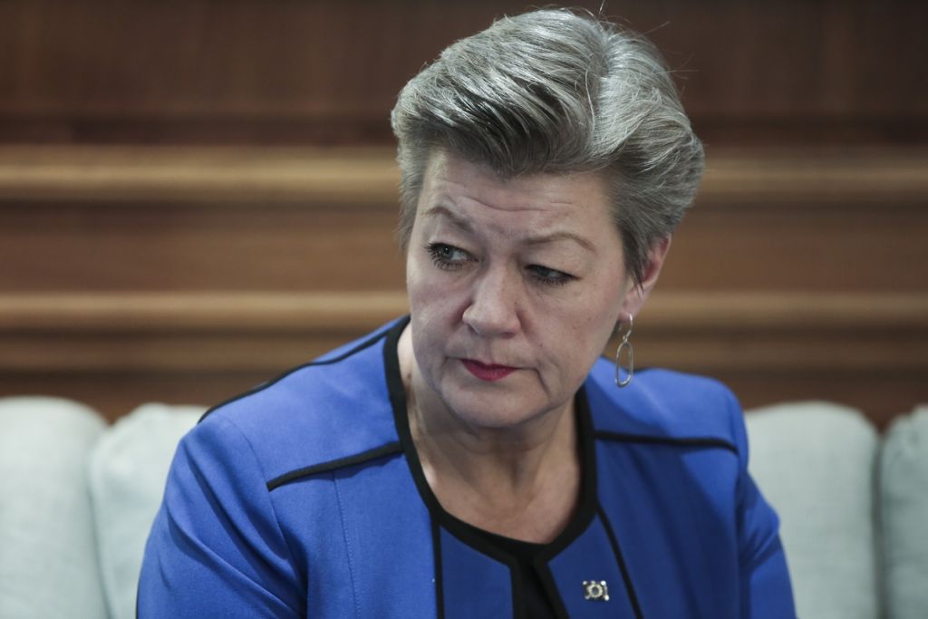 Νέα καθημερινότητα και στο Μαξίμου