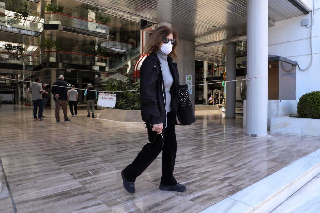 Κοροναϊός: Ο Ηλίας Μόσιαλος απαντά για το αν έπρεπε να πάρουμε μέτρα