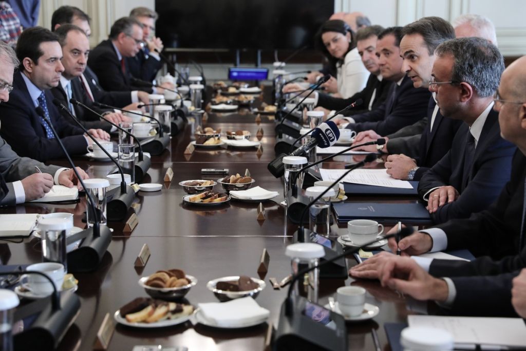 Τα πέντε κλειδιά για να κάνει επανεκκίνηση η κυβέρνηση