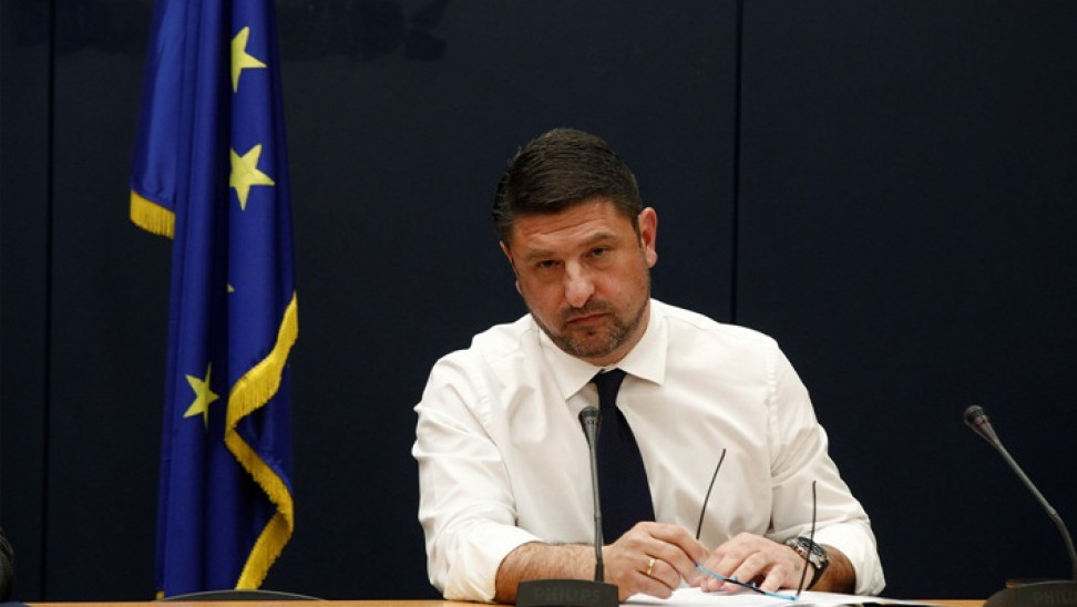 Χαρδαλιάς: Παρατείνεται το λουκέτο στα μαγαζιά