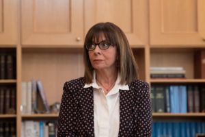 Σήμερα ορκίζεται η πρώτη γυναίκα Πρόεδρος της Δημοκρατίας – Πώς επηρεάζει τη διαδικασία ο κοροναϊός