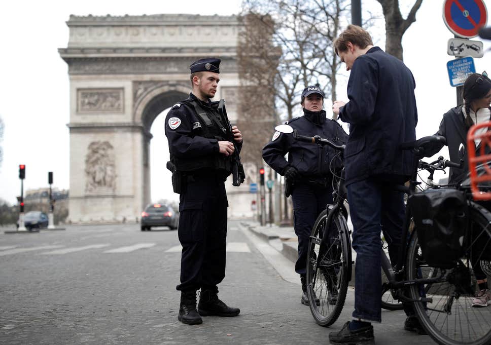 Γαλλία: Σε κατάσταση έκτακτης ανάγκης για δύο μήνες η χώρα