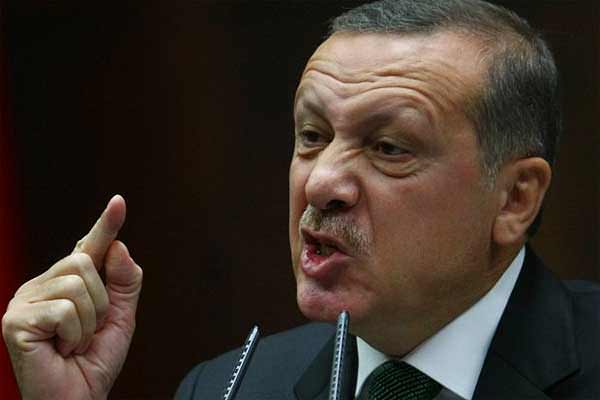 Το τελευταίο του χαρτί παίζει ο Ερντογάν: «Τα σύνορα δεν κλείνουν, η Ευρώπη να αναλάβει το βάρος που της αναλογεί»
