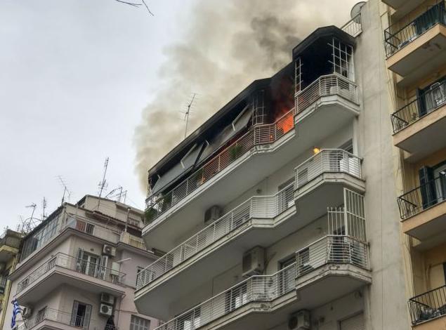 Θεσσαλονίκη : Νεκρό ηλικιωμένο ζευγάρι από φωτιά σε διαμέρισμα