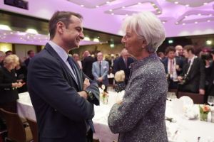 Μαξίμου: Προσωπική επιτυχία Μητσοτάκη η ένταξη στο πρόγραμμα ΕΚΤ – Έκανε ότι δεν έκανε ο Τσίπρας