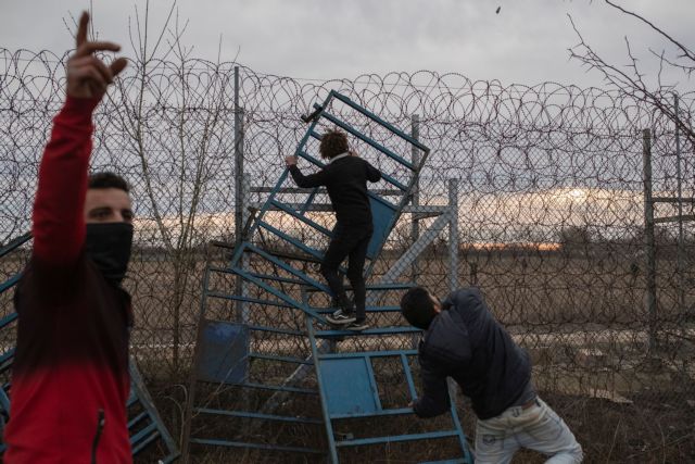 Νέα επεισόδια στα σύνορα: Εβαλαν φωτιές και πέταξαν χημικά οι Τούρκοι