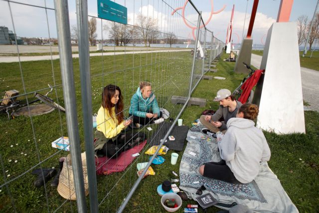 Προειδοποίηση ΠΟΥ στους νέους: Δεν είστε άτρωτοι στον κοροναϊό