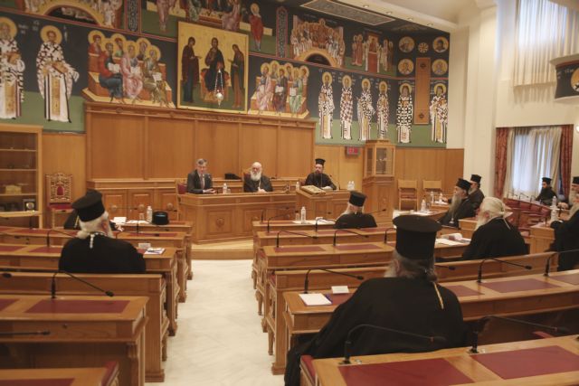 Ιστορική απόφαση: Αναβάλλονται λειτουργίες, γάμοι και βαφτίσια