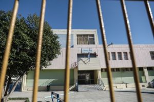 Γιατί αποφάσισαν οι επιστήμονες να εισηγηθούν το κλείσιμο των σχολείων