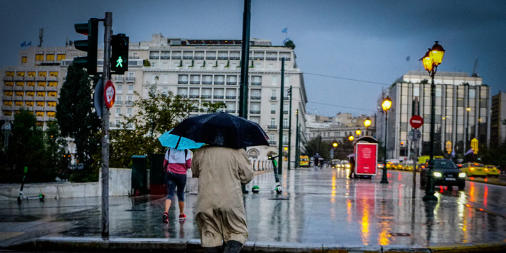 Καιρός : Βροχερός στις περισσότερες περιοχές και το Σάββατο