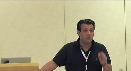 Καθηγητής Δερμιτζάκης : «Μοναδικό μας στοίχημα να ξεκλειδώσουμε τα μυστικά του ιού»