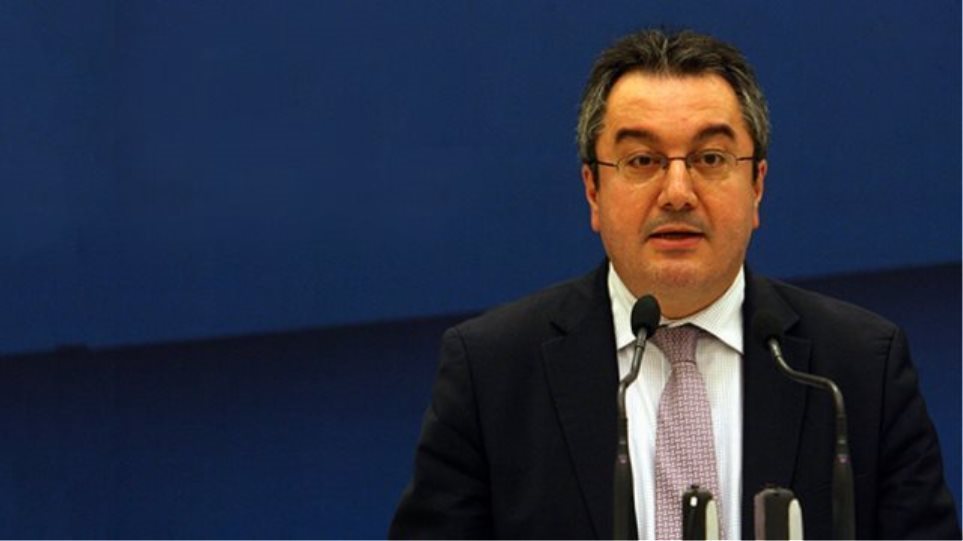 Μόσιαλος: Αν δεν τηρήσουμε ευλαβικά τα μέτρα, δεν θα επιστρέψουμε σε «μερική κανονικότητα»