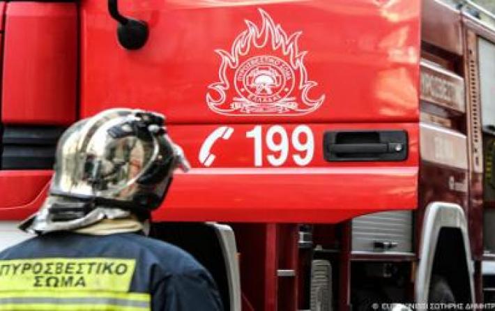 Πυρκαγιά σε σκάφος στο Μικρολίμανο