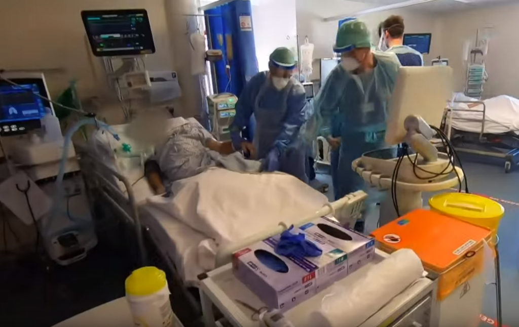 Συγκλονιστικό βίντεο μέσα από βρετανική Μονάδα Εντατικής Θεραπείας