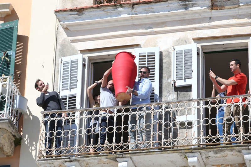 Έσπασαν και φέτος οι μπότηδες στην Κέρκυρα