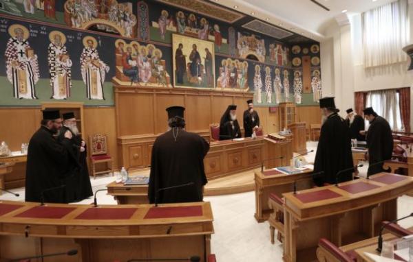 Εκκλησία: «Αποδεχόμαστε την πρόταση της Πολιτείας – Αδιαπραγμάτευτη η Θεία Κοινωνία»