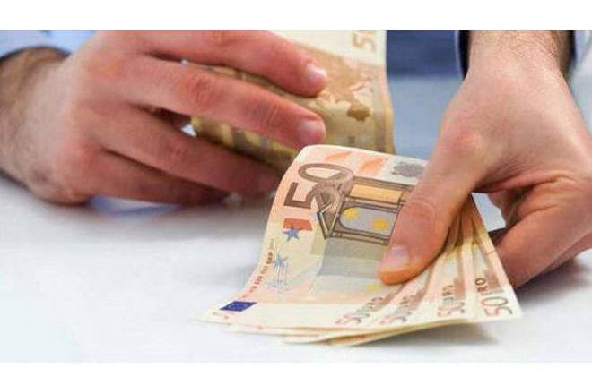 Κοροναϊός: Ξεπέρασαν τις 80.000 οι αιτήσεις των εργαζομένων για το επίδομα των 800 ευρώ