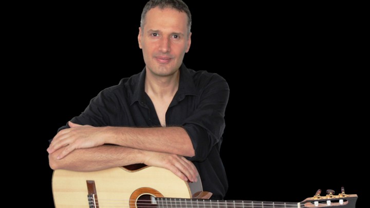 Μανόλης Ανδρουλιδάκης: «Σινέ» μελωδίες για κλασική κιθάρα