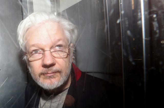 Ανησυχία WikiLeaks για Ασάνζ καθώς πέθανε συγκρατούμενός του από κοροναϊό