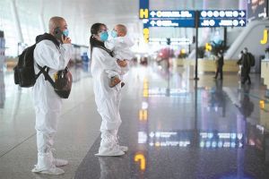 Μάχη κατά των εισαγόμενων μολύνσεων δίνει η Κίνα