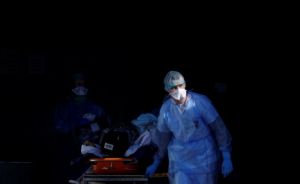 Κορωνοϊός: 987 νεκροί σε μια μέρα στη Γαλλία