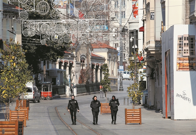Προτιμά την οικονομία από την υγεία του λαού του