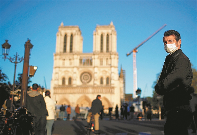 Τα ερωτημάτα για τη νέα Παναγία των Παρισίων