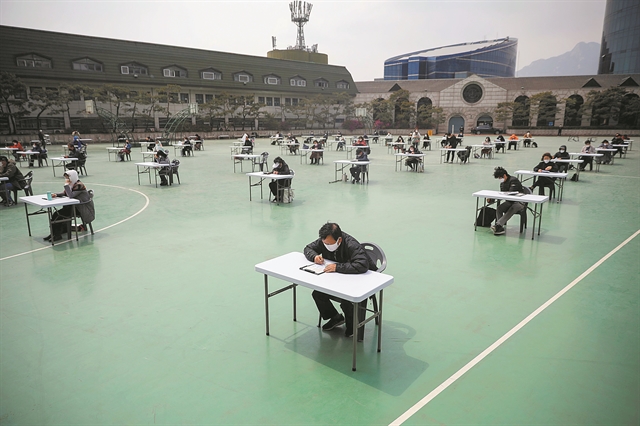 Επιστροφή στη «νέα κανονικότητα» με κανόνες για τα πάντα