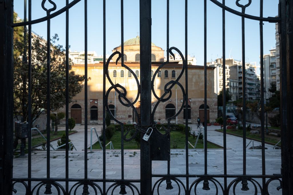 Κοροναϊός: Θα ανοίξουν και οι εκκλησίες μετά τις αντιδράσεις – Τι λένε οι επιστήμονες, τι ζητά ο Ιερώνυμος