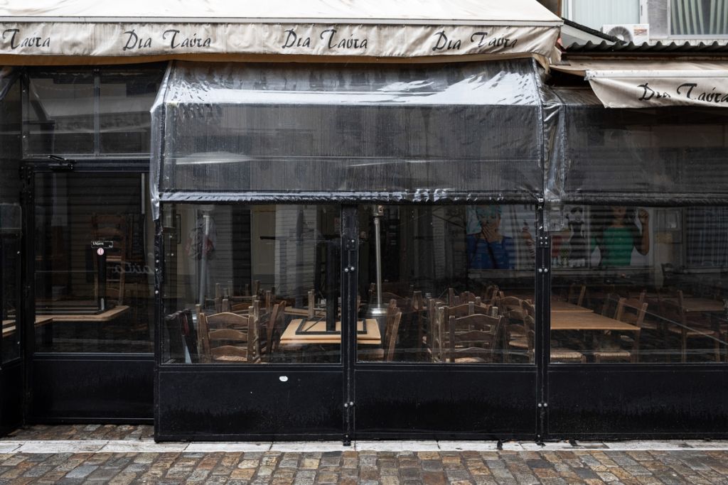 Κοροναϊός : Από 1η Ιουνίου εστίαση και ξενοδοχεία – «Ξεχνάμε» τις μεγάλες συναθροίσεις