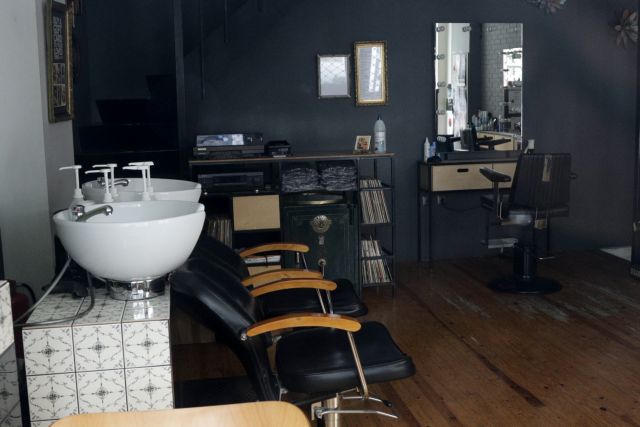 Άρση μέτρων: Πώς θα λειτουργούν κομμωτήρια και κέντρα αισθητικής