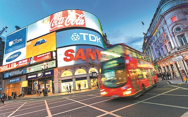 Παγκόσμιο κραχ λόγω πανδημίας στη διαφήμιση